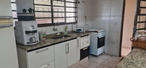 Chácara à venda, 03 dormitórios, 01 suíte, 04 vagas, Chácara Palmeirinha - Mococa (SP).